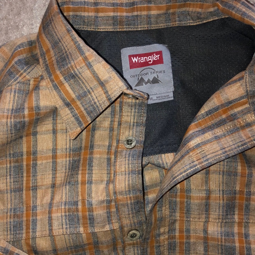 Wrangler Button Up - Picture 2 of 2